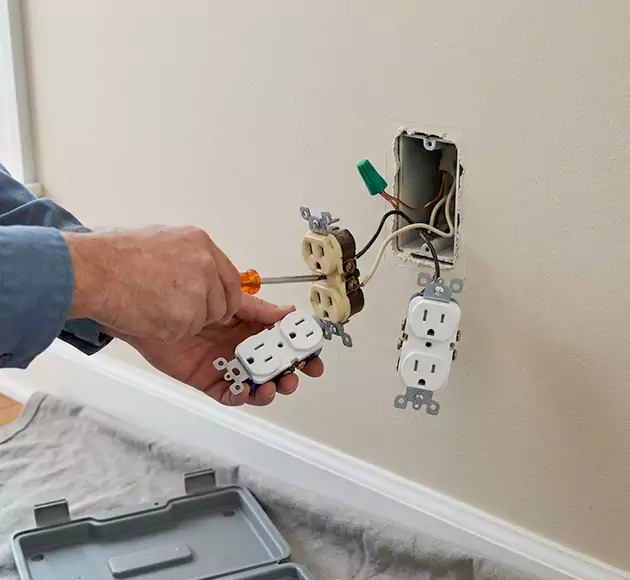 Professional Outlet Replacement: Your Local Swap-Out Team in Lithia, FL